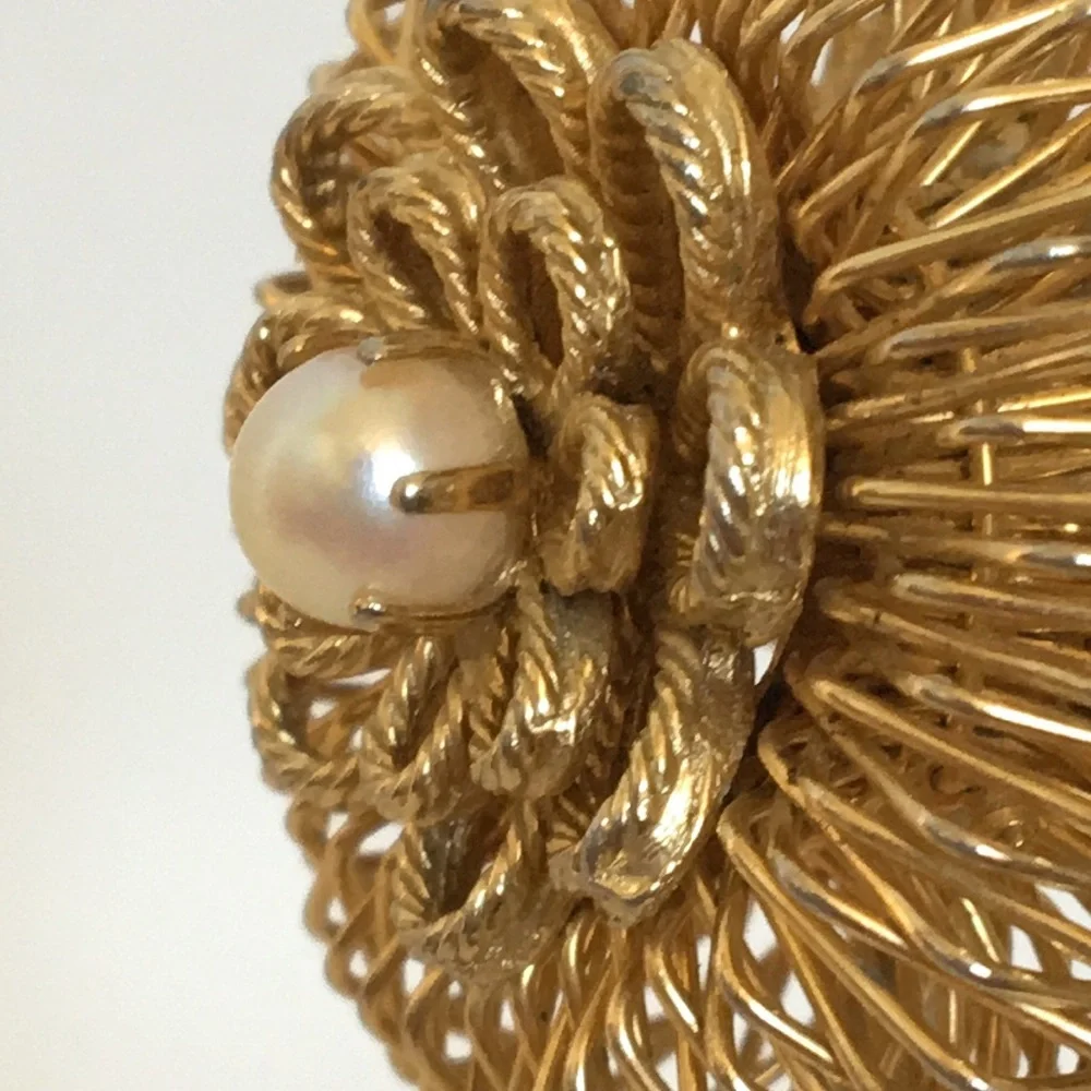 Unique Brooch with Prong-set Center pearl